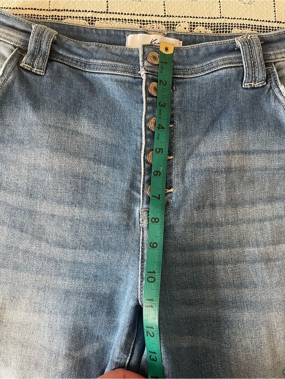 KanCan blue denim jeans w/ button fly & distressed details flare jeans size 11 - Picture 6 of 7